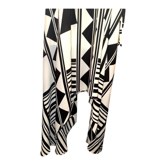 Black and White Geo Print Handkerchief Hem Maxi Dress Express Size Medium - Picture 10 of 16